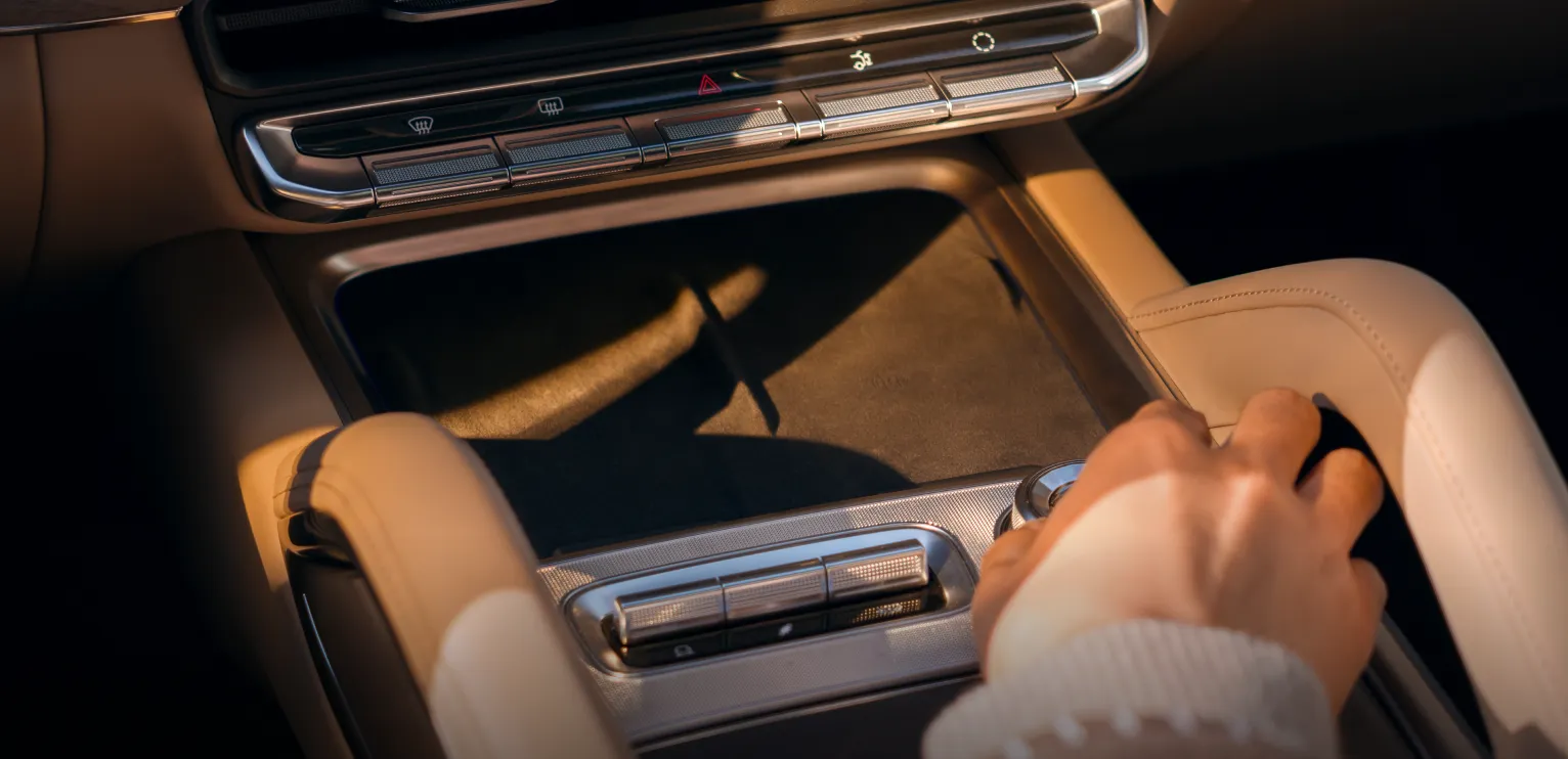Interior 10